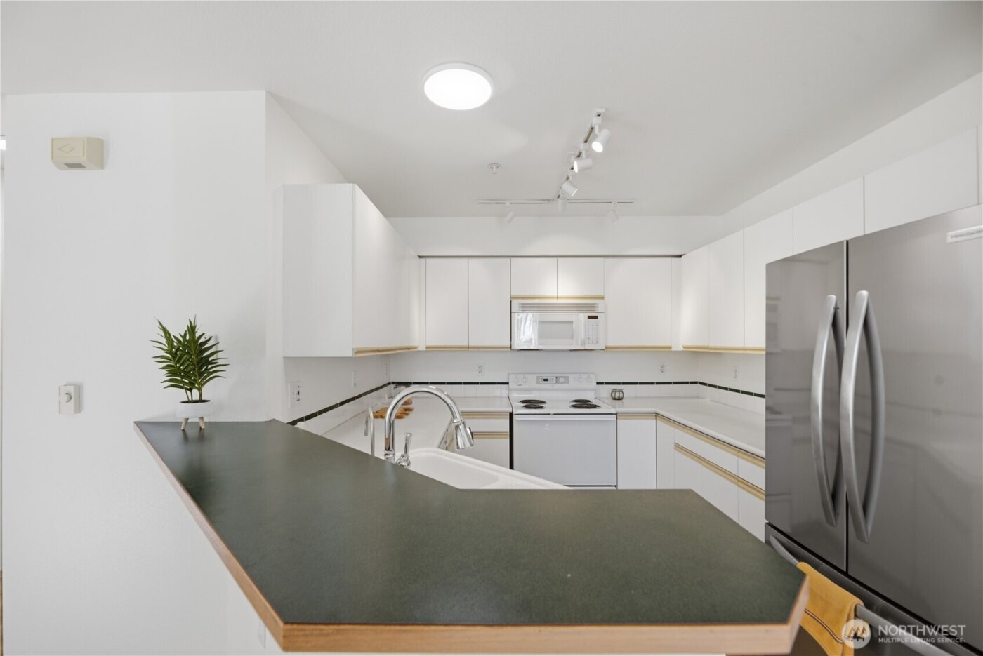 11130 SE 208th Street #H102, Kent, WA 98031