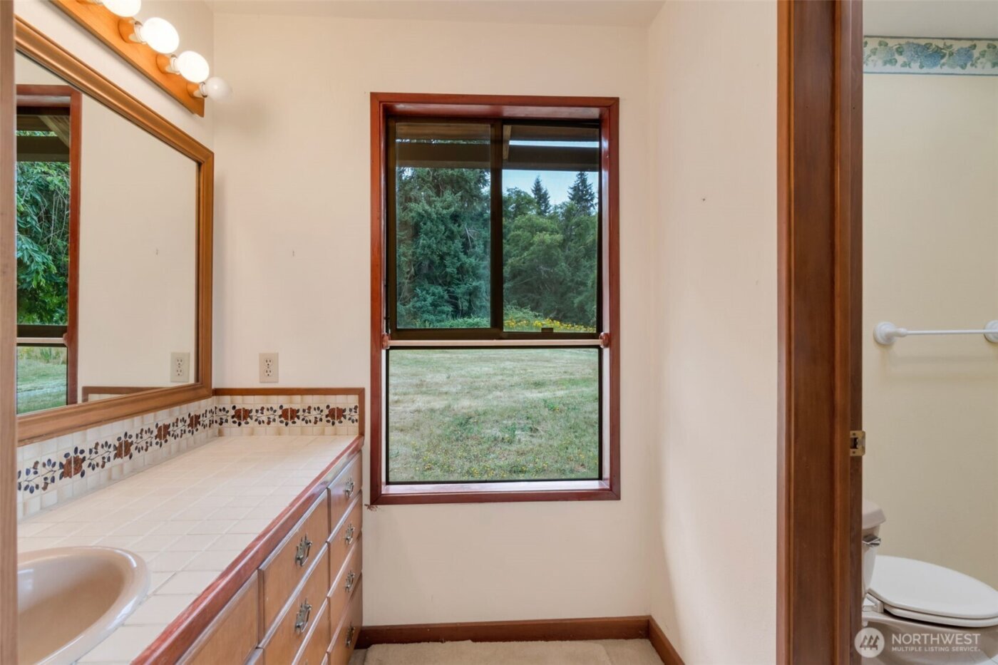 6255 Turkey Hill Road , Clinton, WA 98236