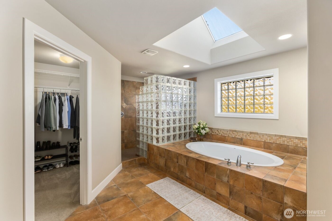 27520 SE 31st Place , Sammamish, WA 98075