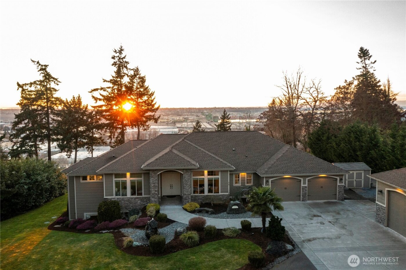 518 64th Avenue Ct East , Fife, WA 98424