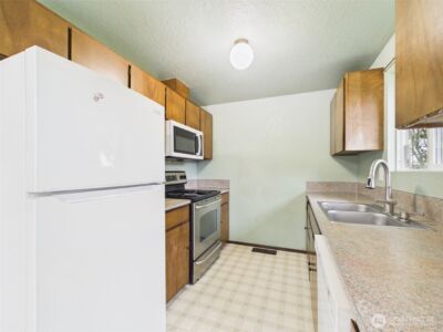 8911 14th Place SE, Lake Stevens, WA 98258 - Photo 11