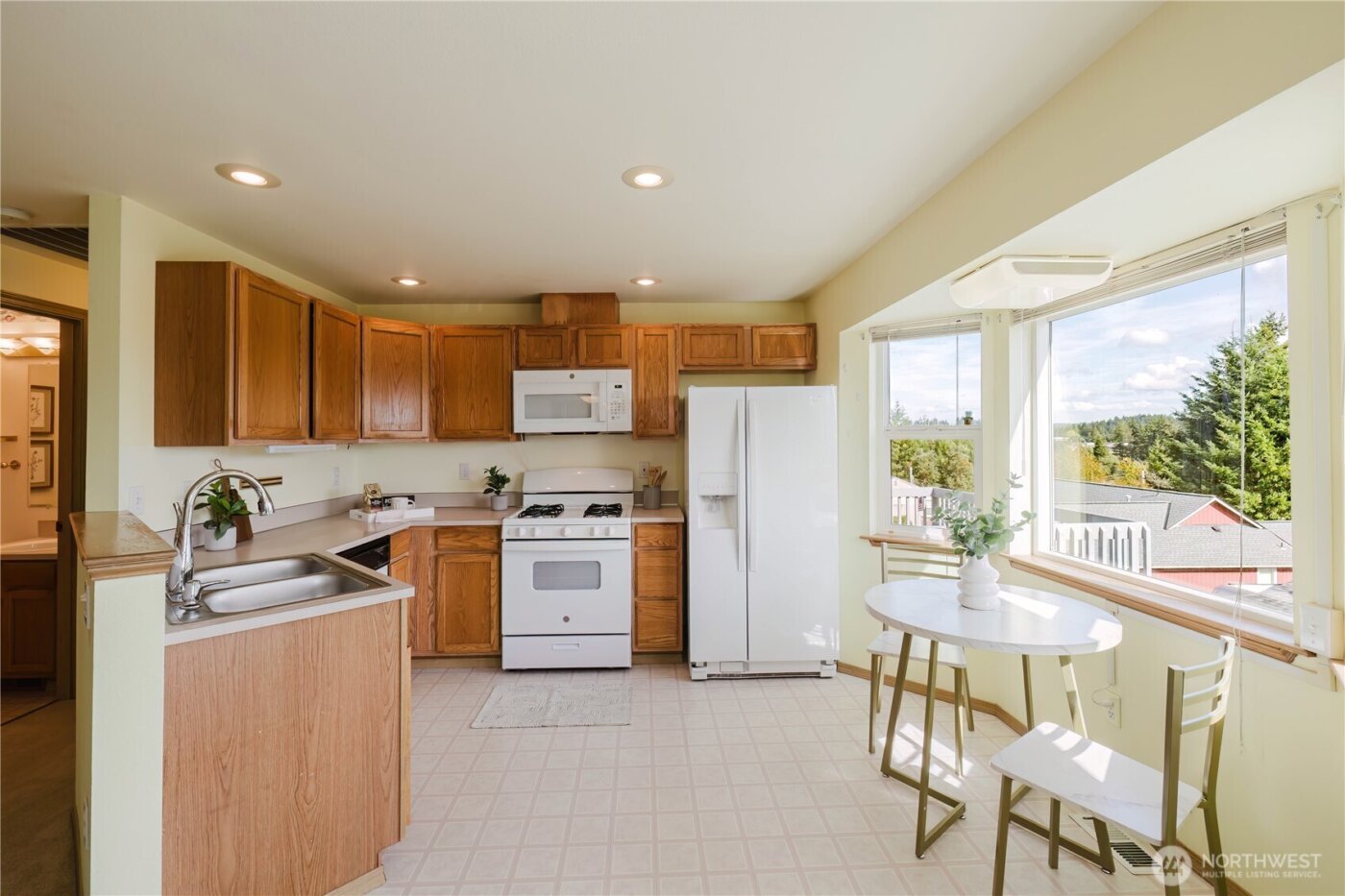 1210 Daniels Avenue , Bremerton, WA 98312