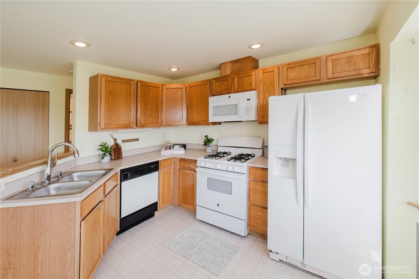 1210 Daniels Avenue , Bremerton, WA 98312