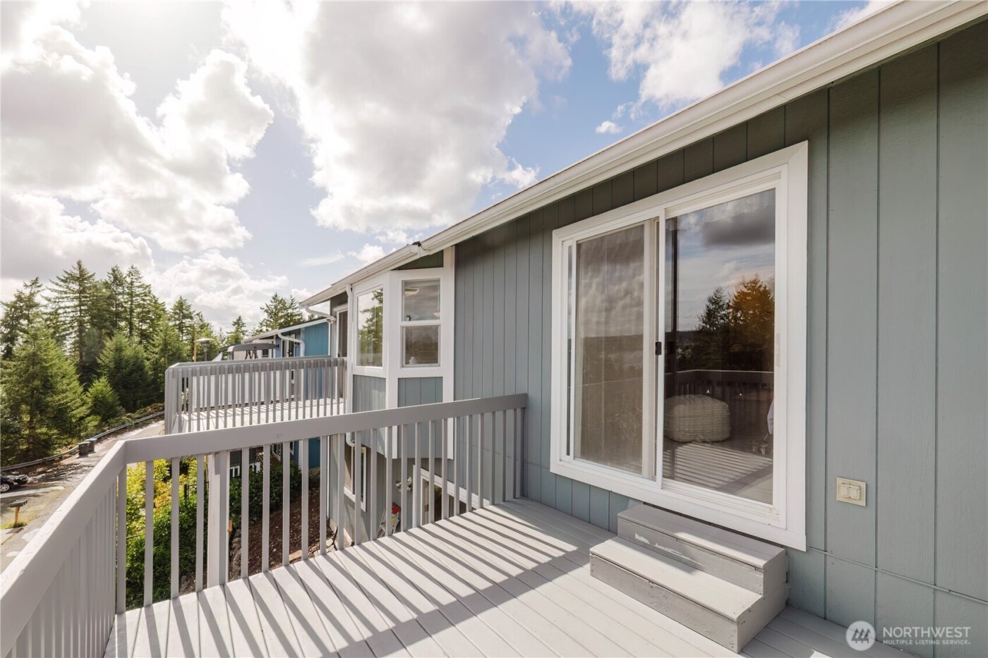 1210 Daniels Avenue , Bremerton, WA 98312