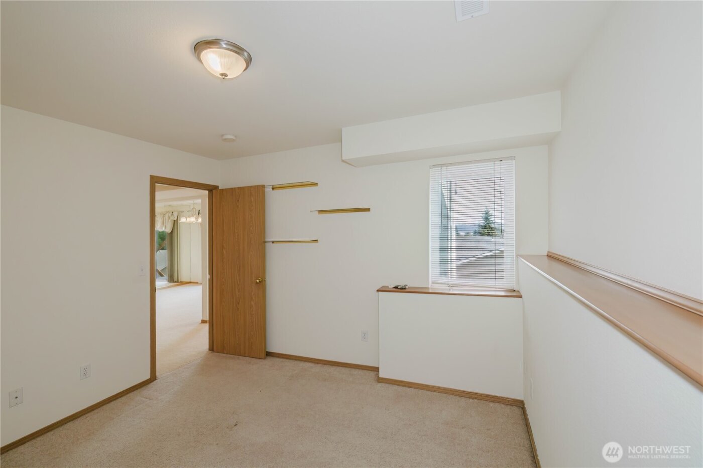 1210 Daniels Avenue , Bremerton, WA 98312