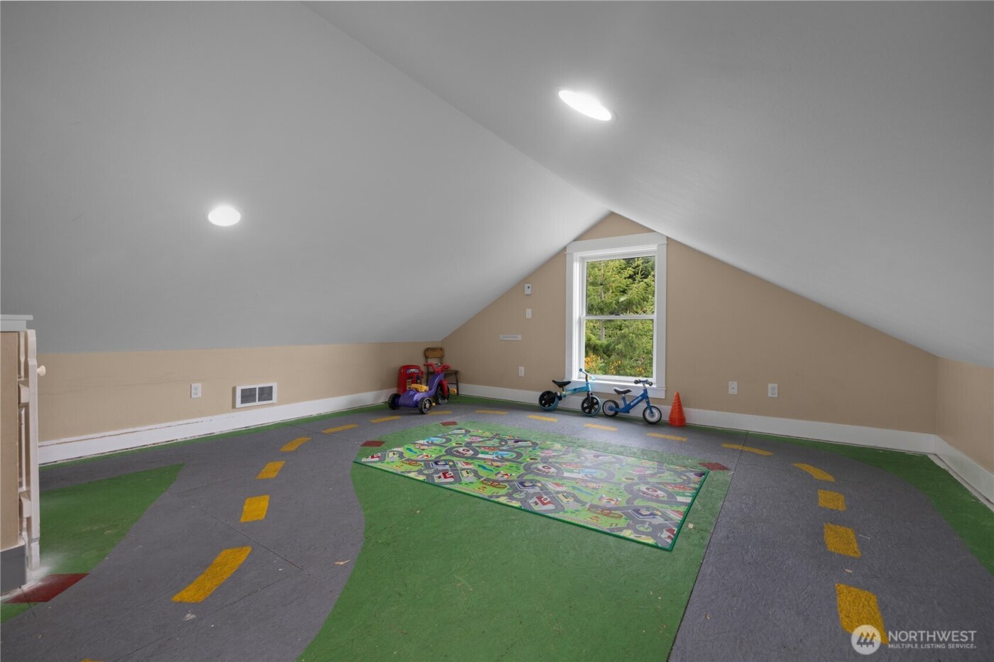 91 Compass Street , Pacific Beach, WA 98571