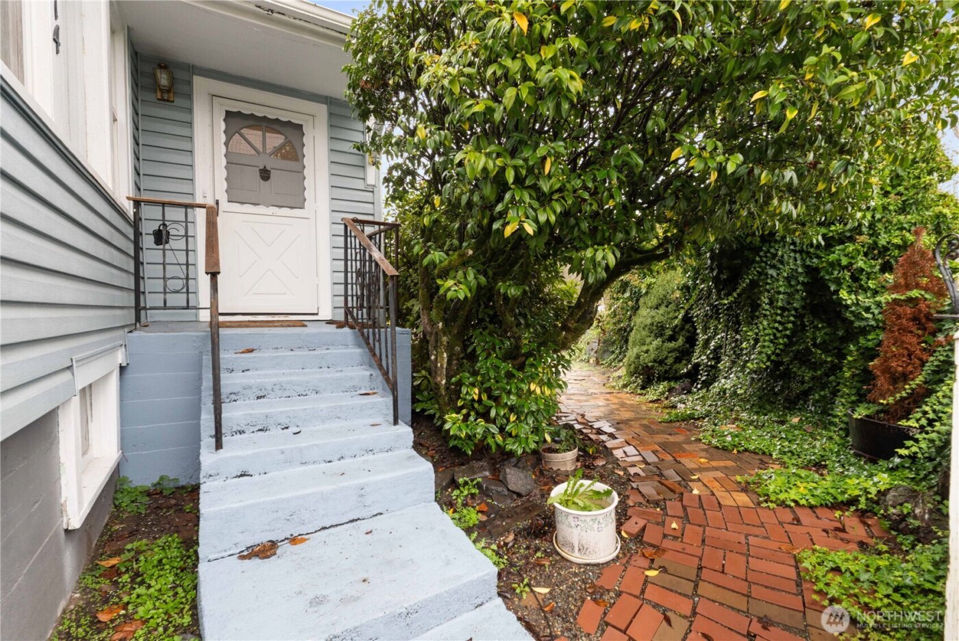 2814 Pioneer Way E, Tacoma, WA 98404