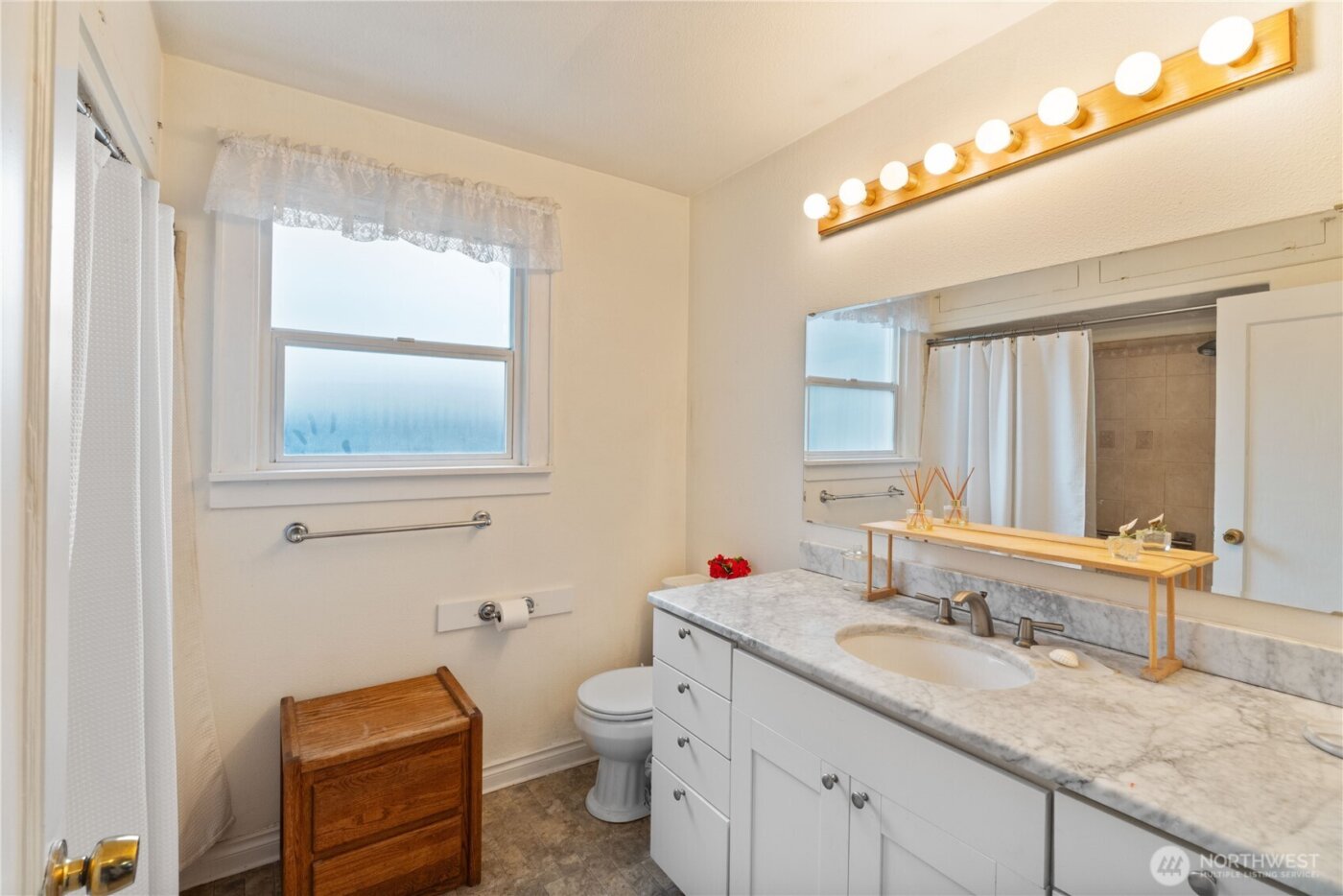 2814 Pioneer Way E, Tacoma, WA 98404