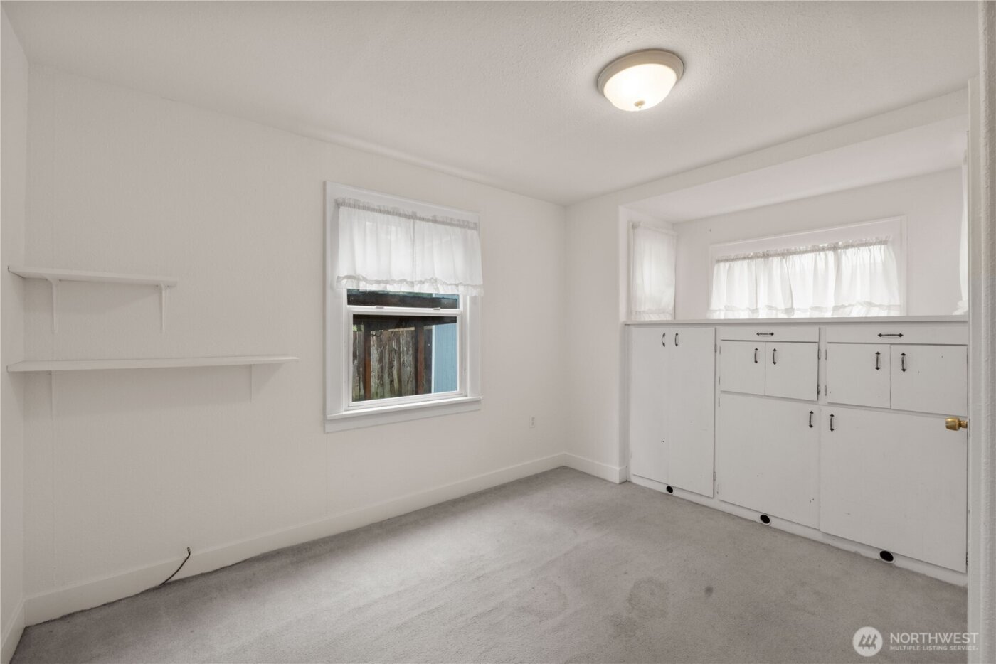 2814 Pioneer Way E, Tacoma, WA 98404