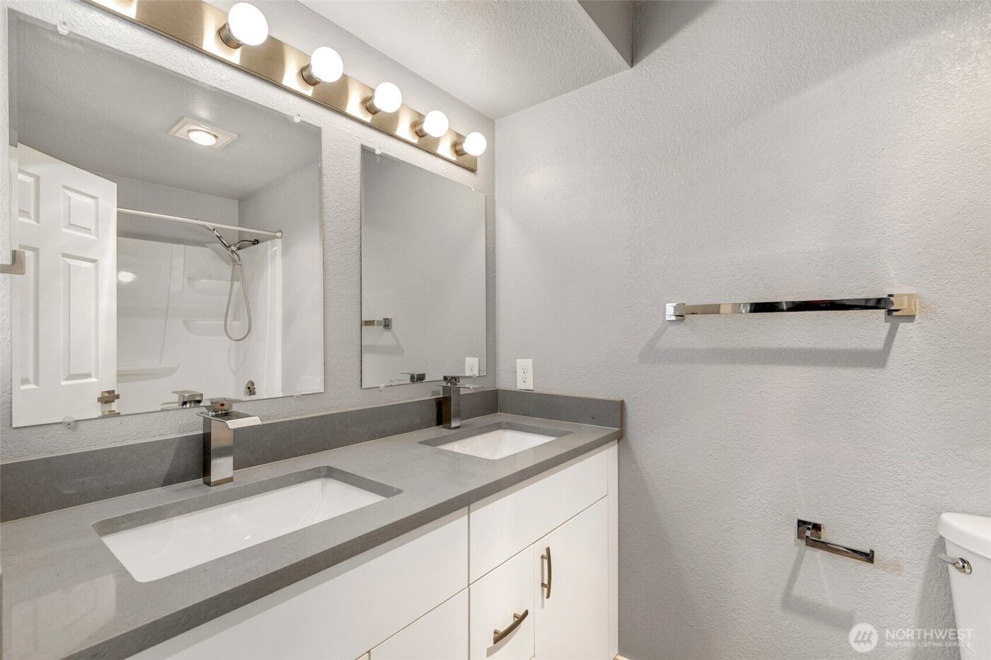 11944 SE 212th Place , Kent, WA 98031