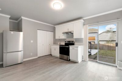 11944 SE 212th Place , Kent, WA 98031 - Photo 15