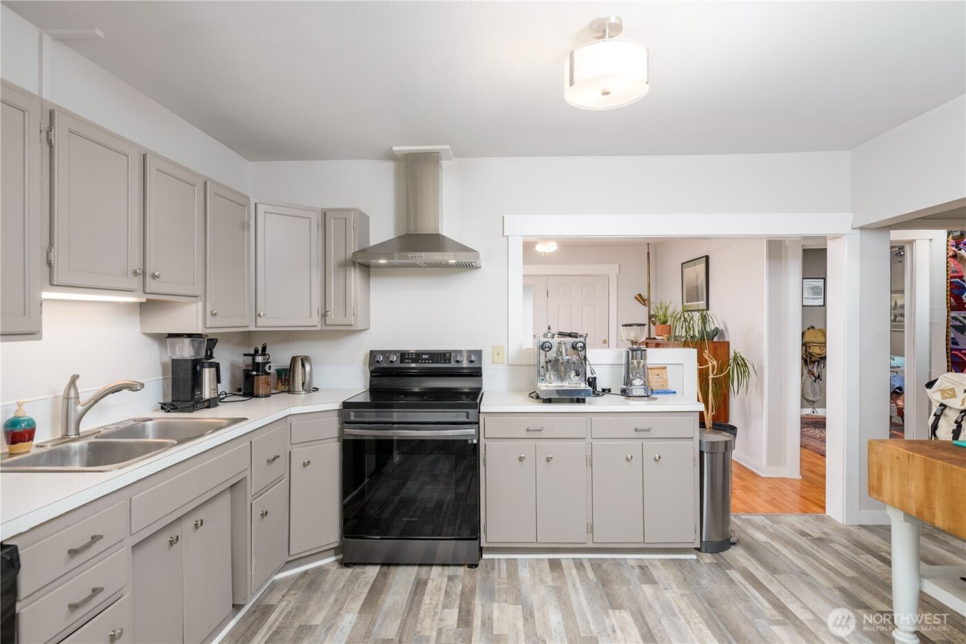 1031 W Glenwood St , Port Angeles, WA 98363