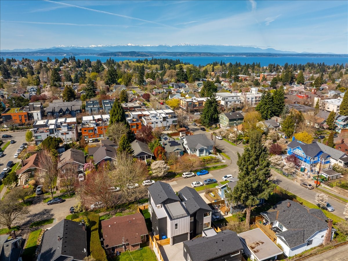 3808 42nd Avenue SW, Seattle, WA 98116