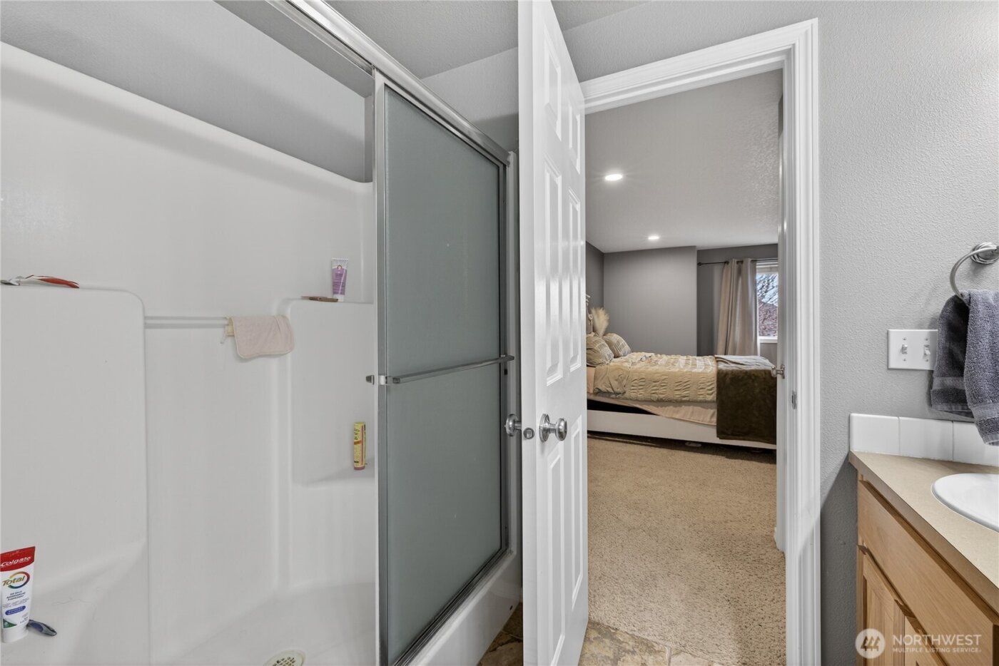 540 S Battery Road , Moses Lake, WA 98837