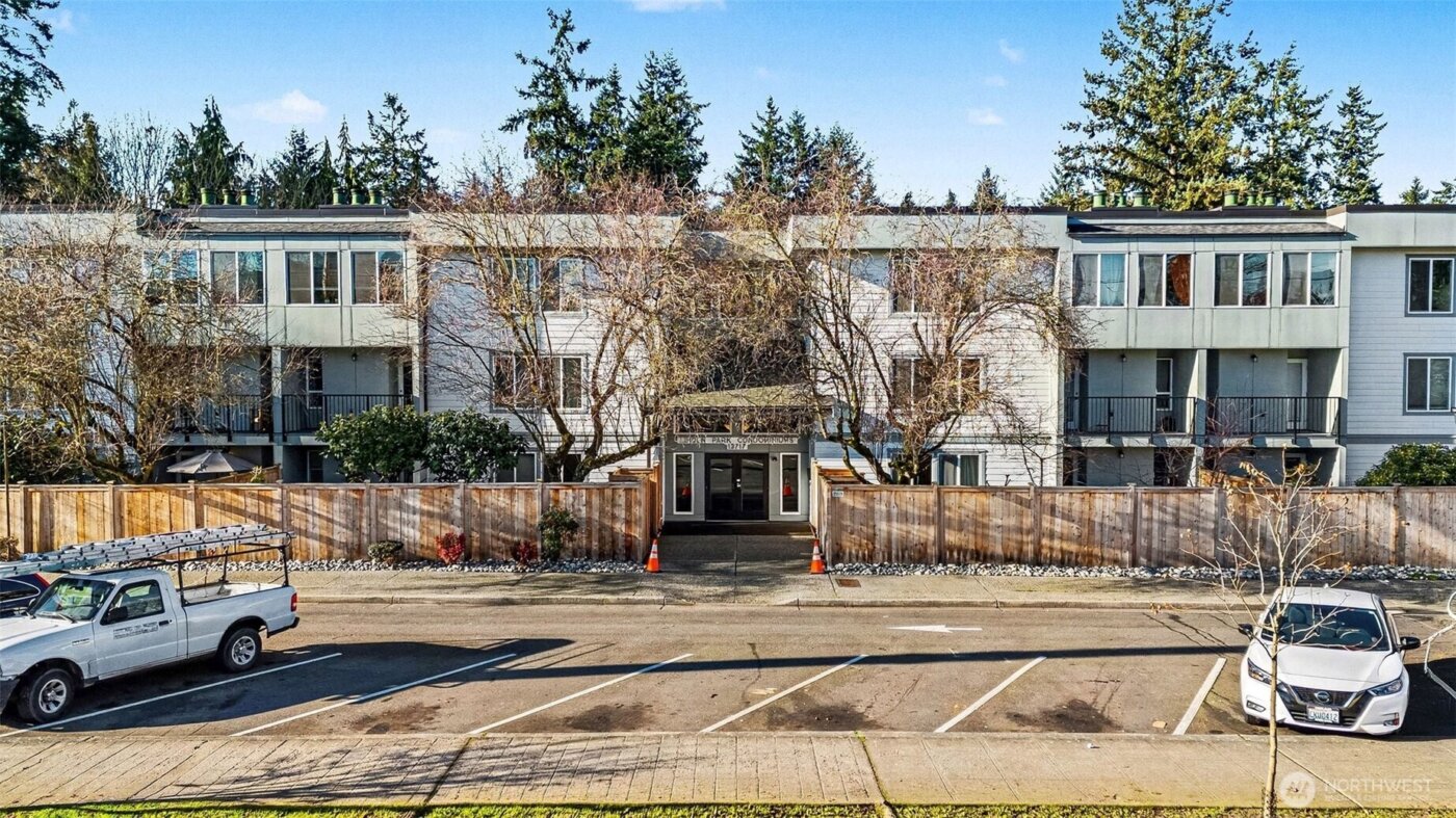 13717 Linden Avenue N #229, Seattle, WA 98133