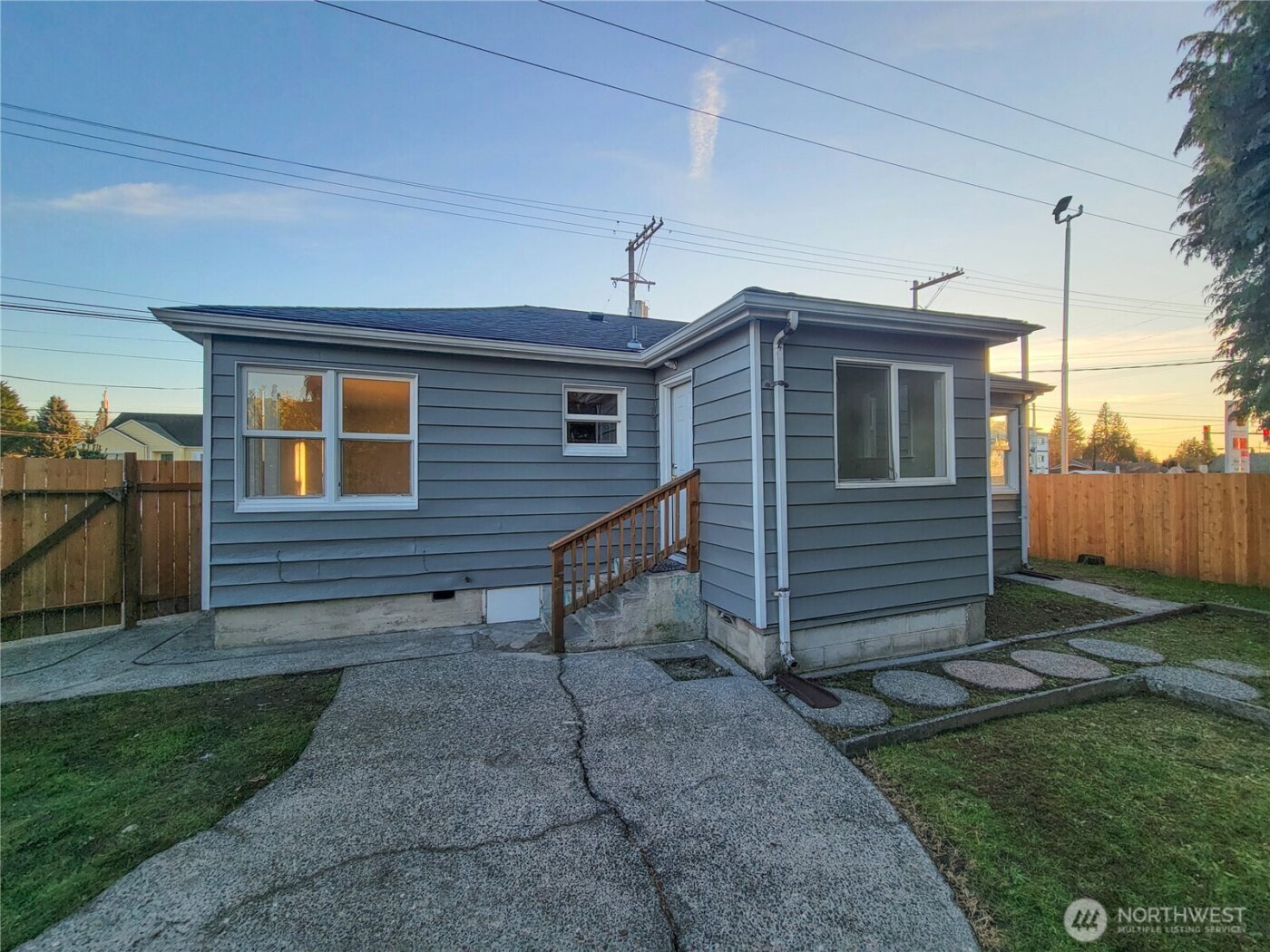 131 S 64th Street , Tacoma, WA 98408