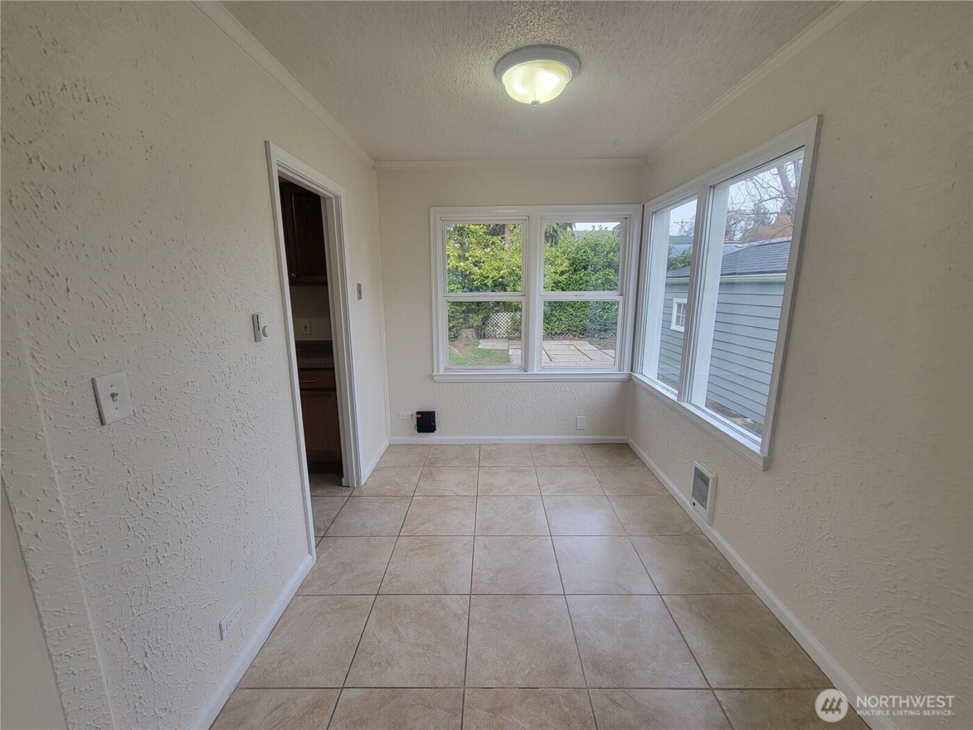 131 S 64th Street , Tacoma, WA 98408