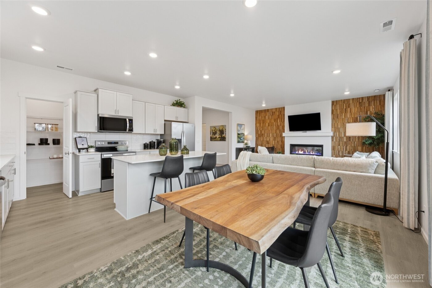 12810 8th Avenue E #3, Tacoma, WA 98445