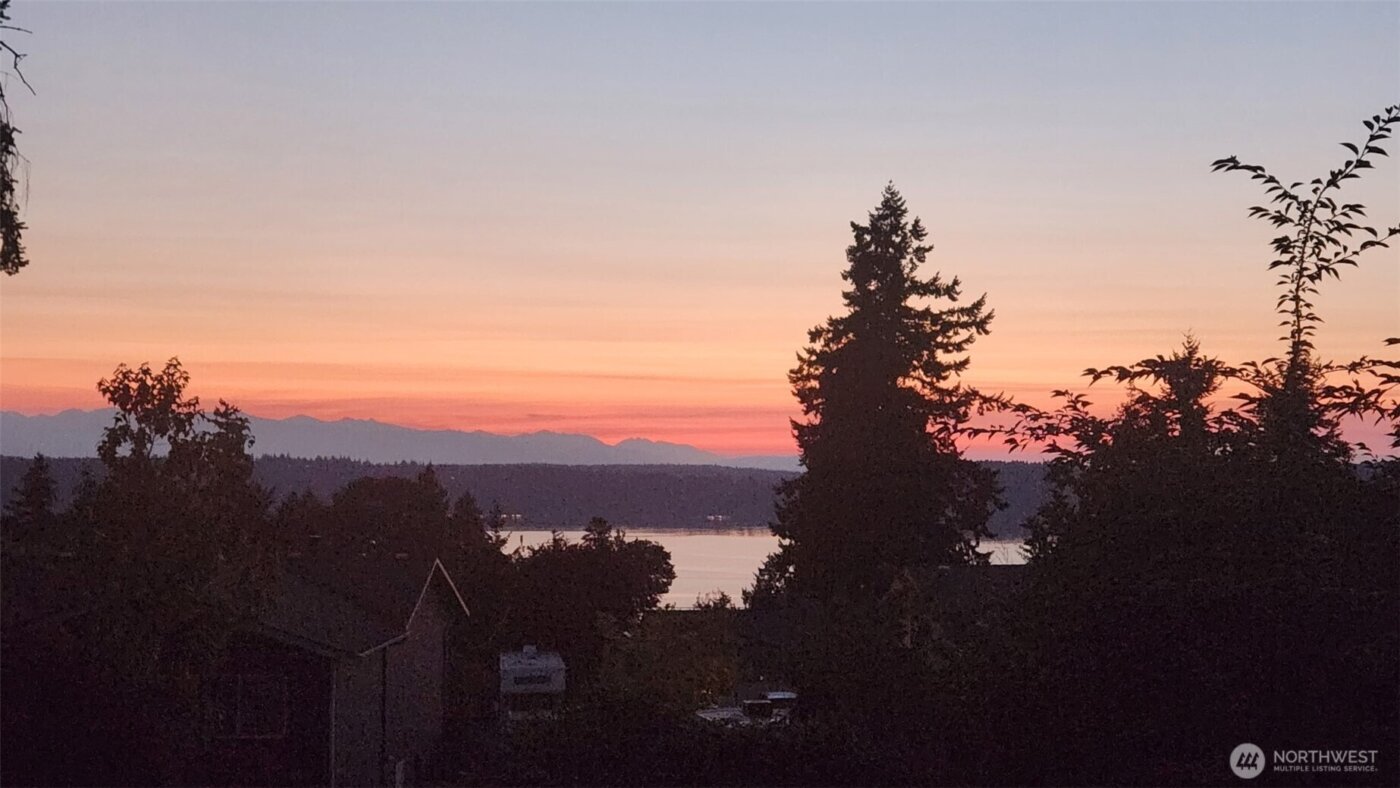 8712 53rd Place W, Mukilteo, WA 98275