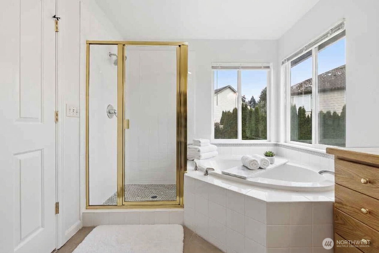 2005 NE 35th Place , Renton, WA 98056