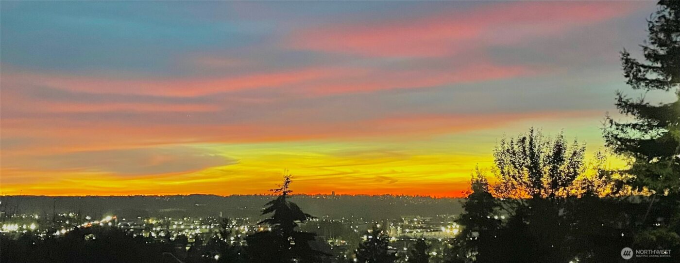 21211 95th Court S, Kent, WA 98031