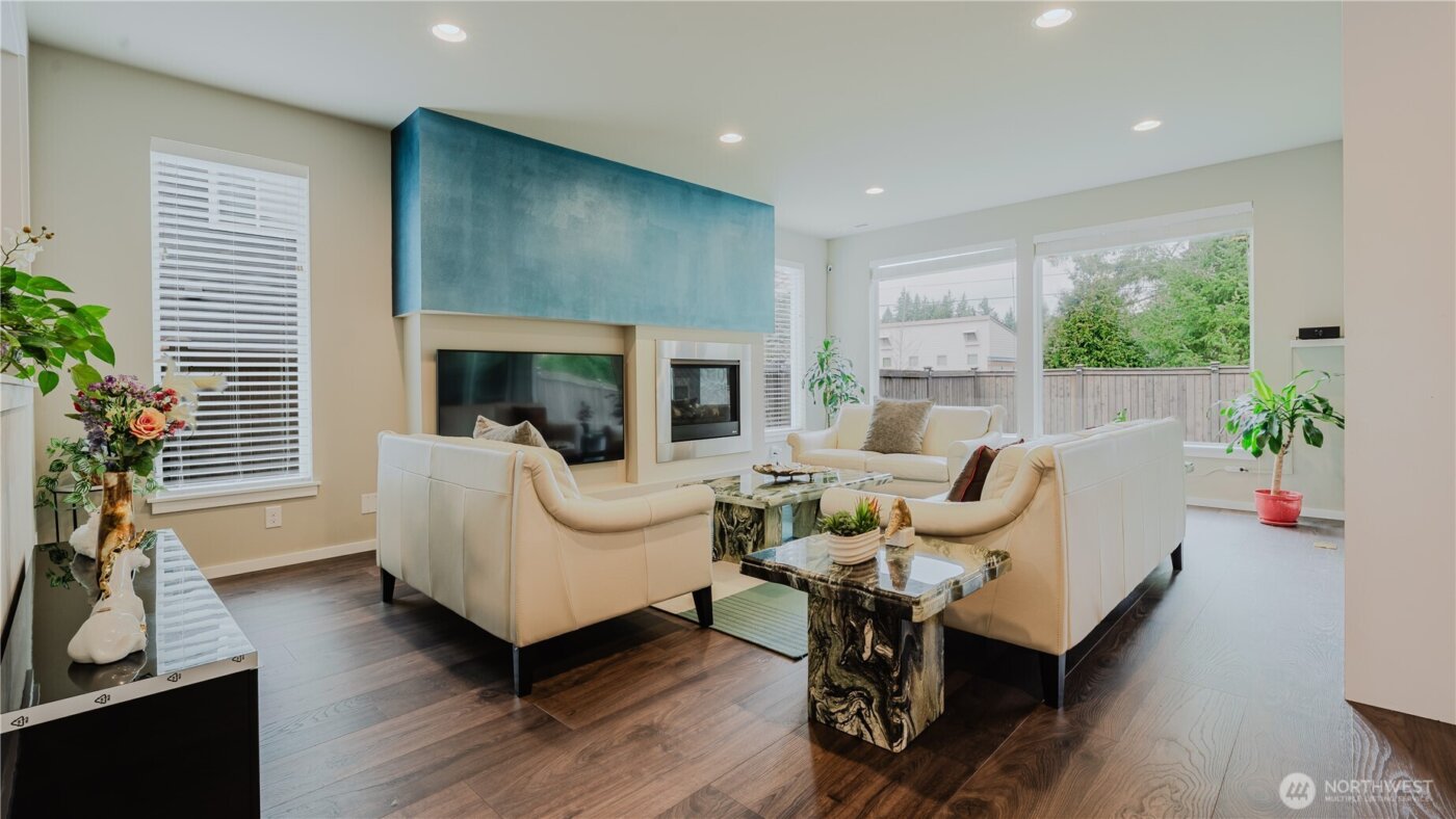 24028 SE 258th Way , Maple Valley, WA 98038