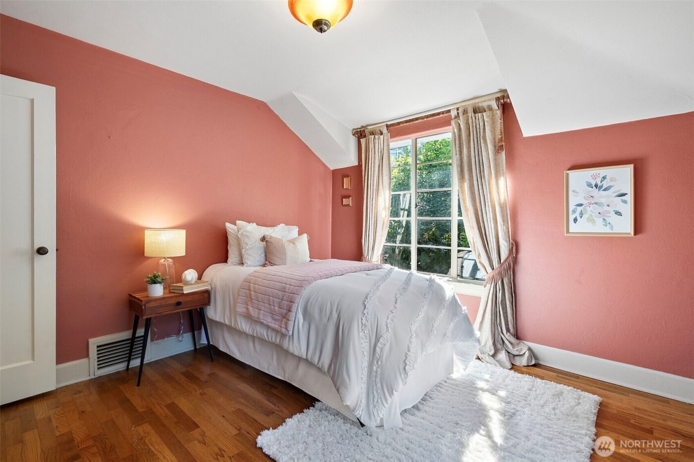 88 N Orchard Road , Tacoma, WA 98406