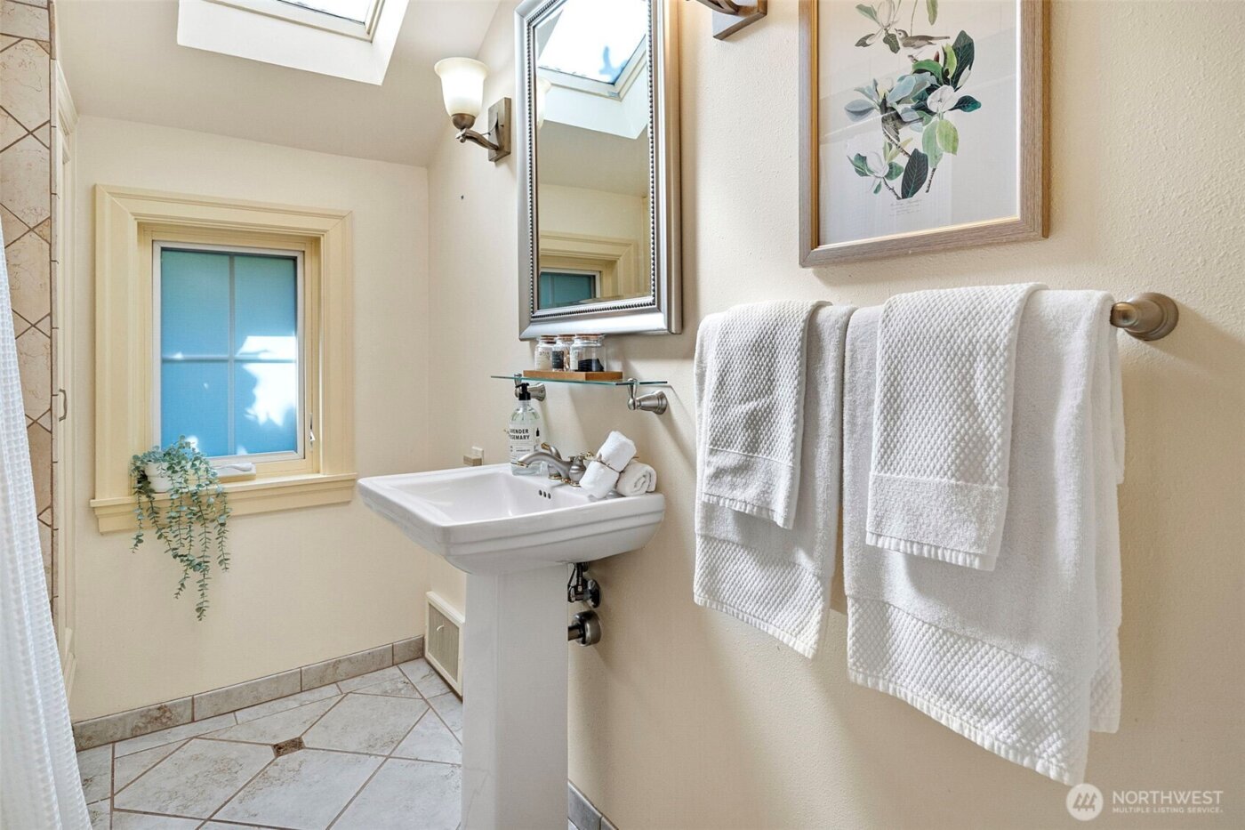 88 N Orchard Road , Tacoma, WA 98406