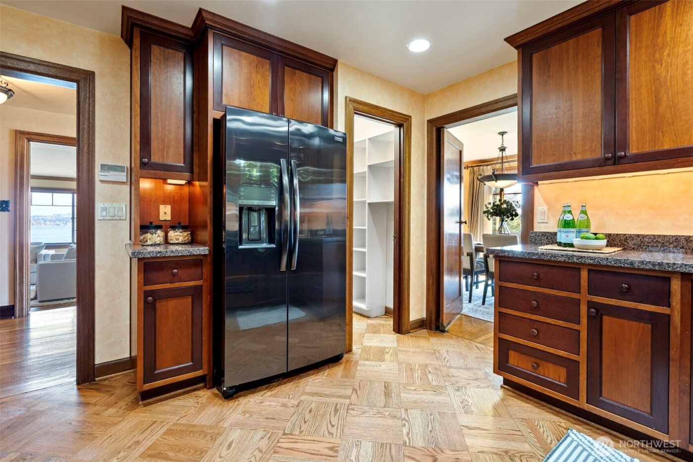 88 N Orchard Road , Tacoma, WA 98406