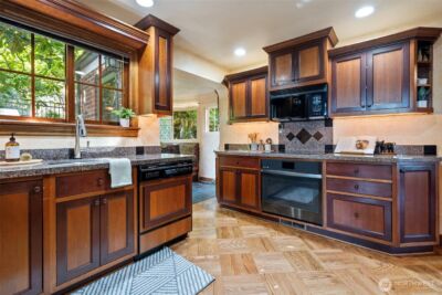 88 N Orchard Road , Tacoma, WA 98406 - Photo 10