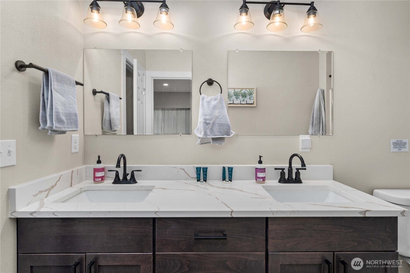 41 E Coon Drive N, Belfair, WA 98528