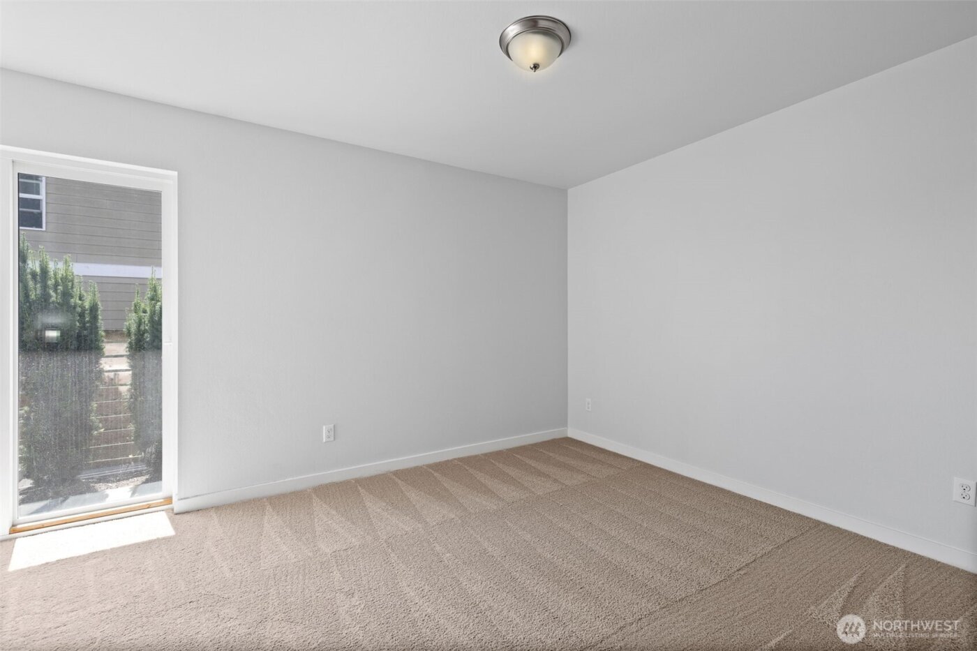 911 N 104th Street #A, Seattle, WA 98133