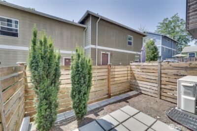 911 N 104th Street #A, Seattle, WA 98133 - Photo 17