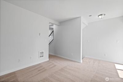 911 N 104th Street #A, Seattle, WA 98133 - Photo 18