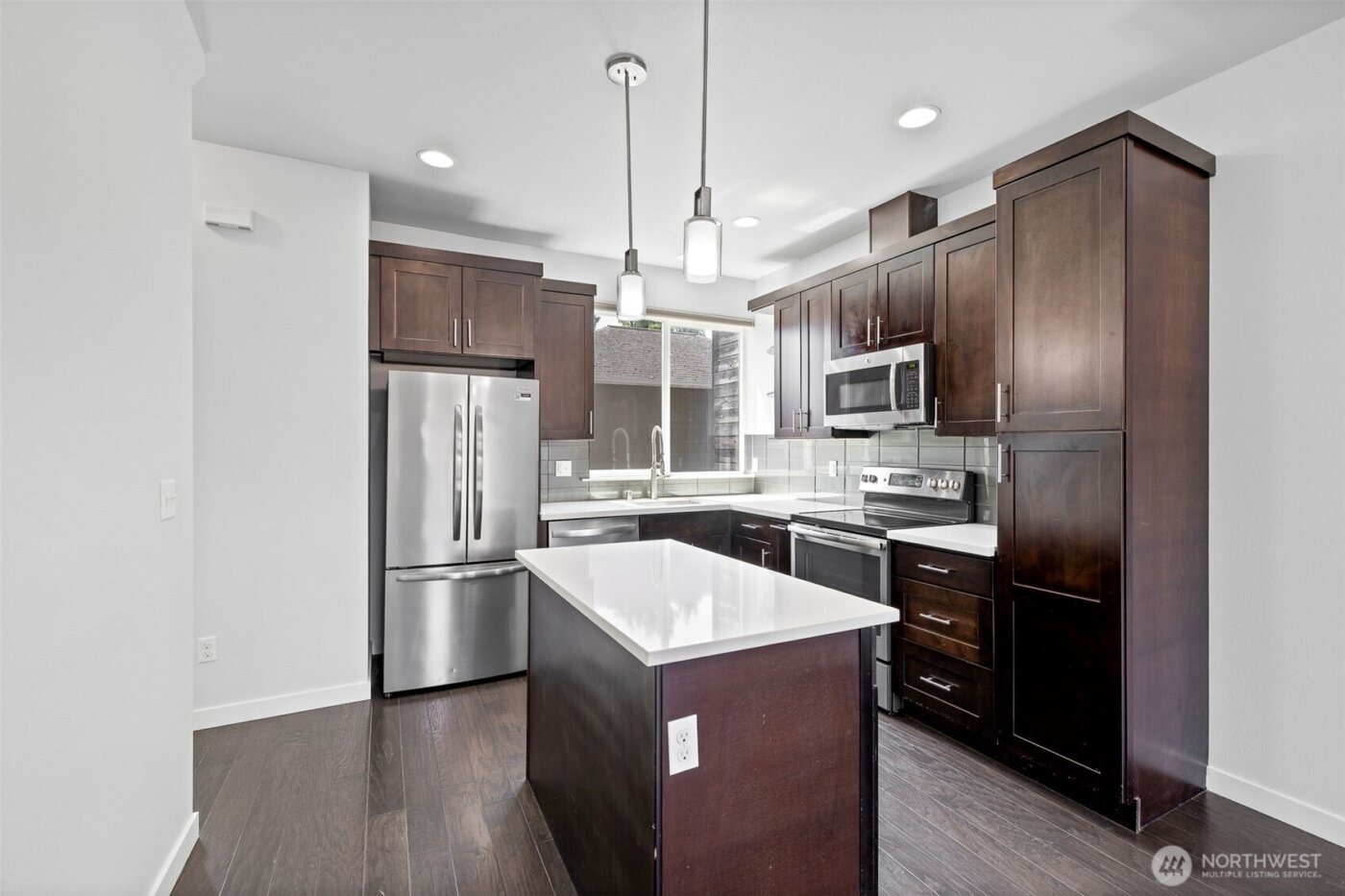 911 N 104th Street #A, Seattle, WA 98133