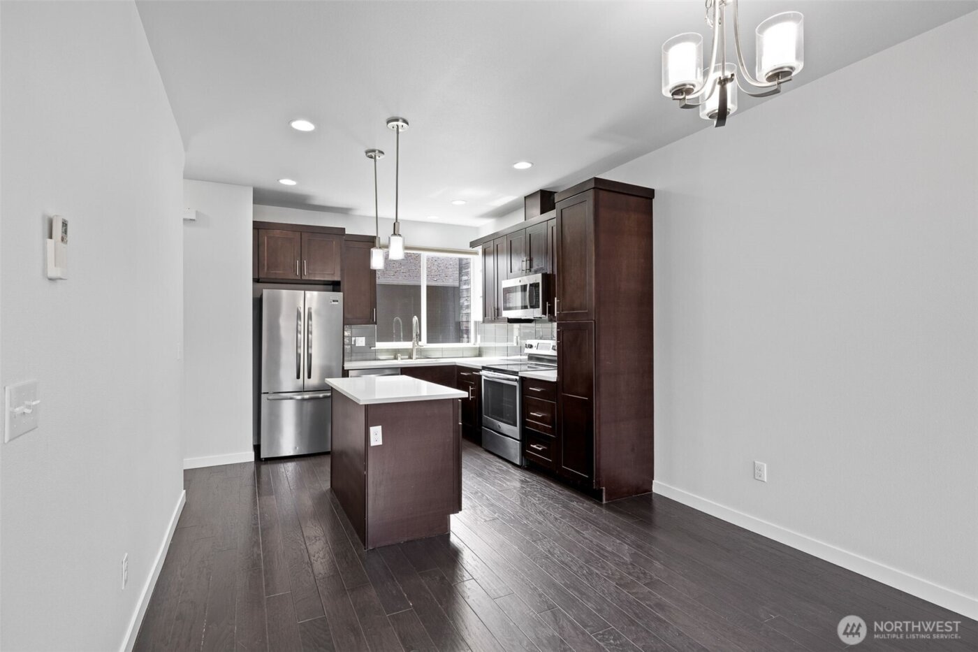 911 N 104th Street #A, Seattle, WA 98133