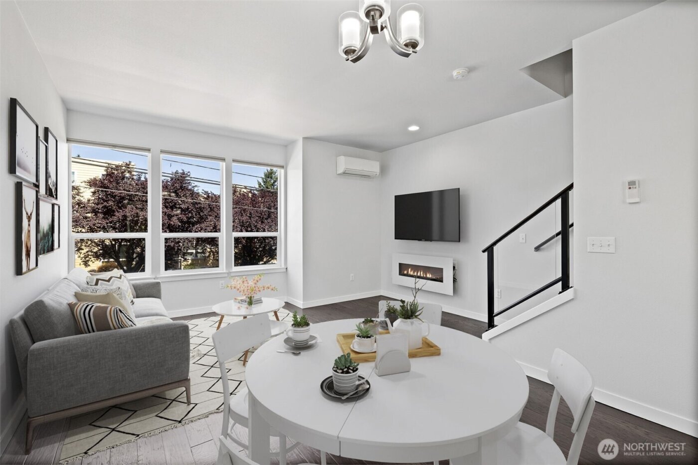 911 N 104th Street #A, Seattle, WA 98133