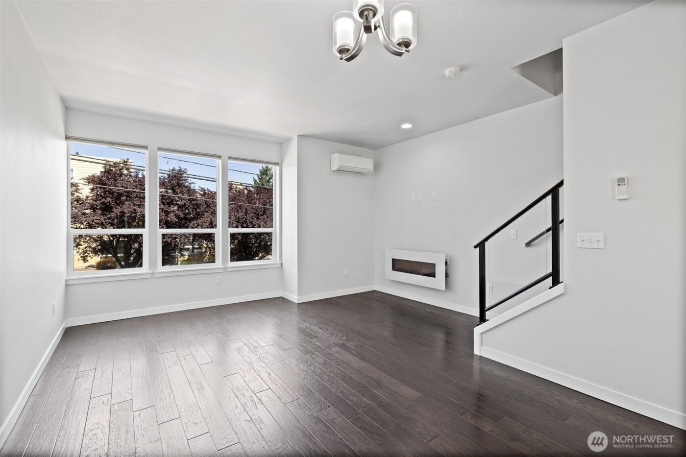 911 N 104th Street #A, Seattle, WA 98133