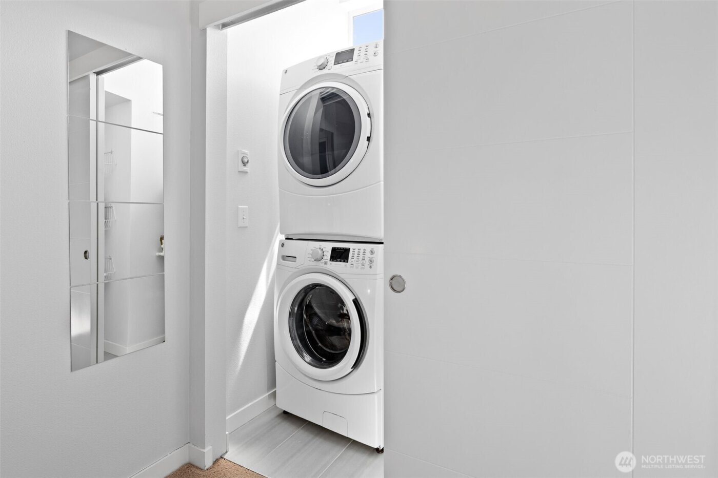 911 N 104th Street #A, Seattle, WA 98133