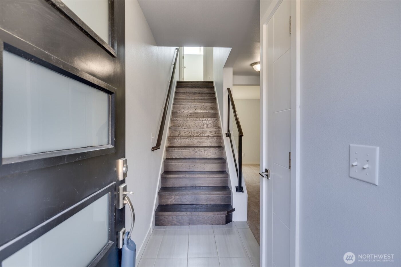 911 N 104th Street #A, Seattle, WA 98133