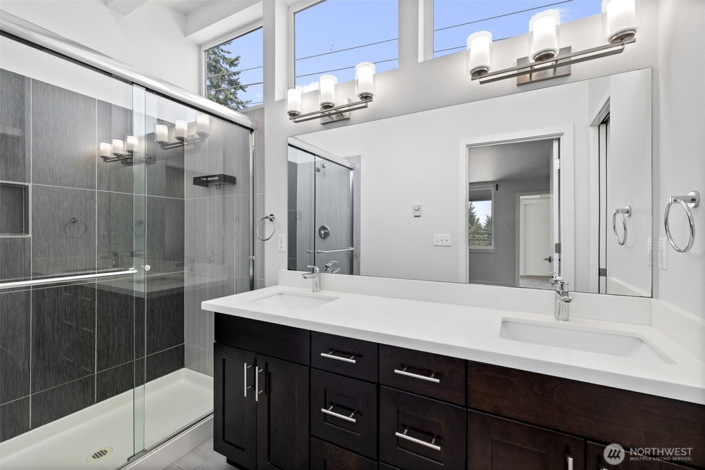 911 N 104th Street #A, Seattle, WA 98133