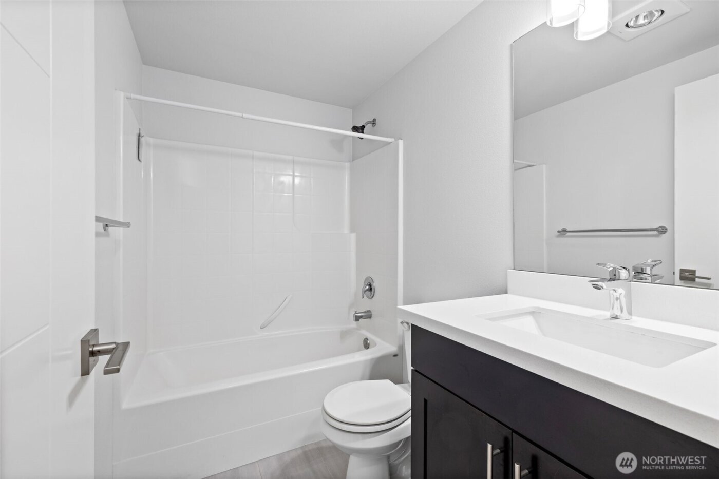 911 N 104th Street #A, Seattle, WA 98133