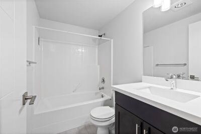 911 N 104th Street #A, Seattle, WA 98133 - Photo 6