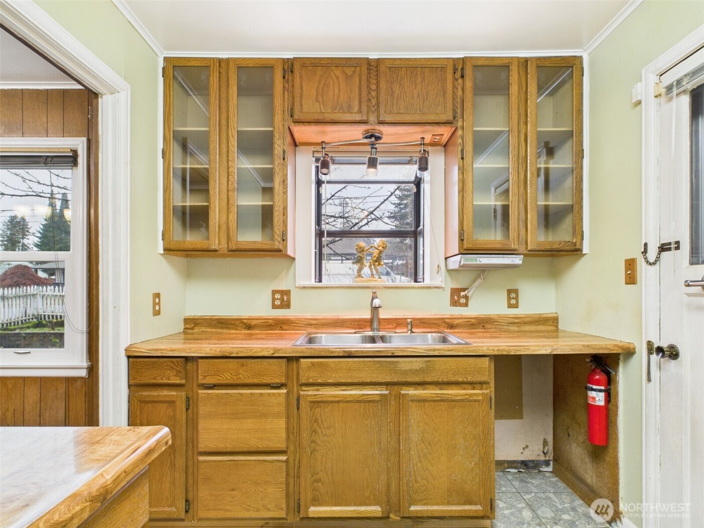 15822 26th Avenue NE, Shoreline, WA 98155