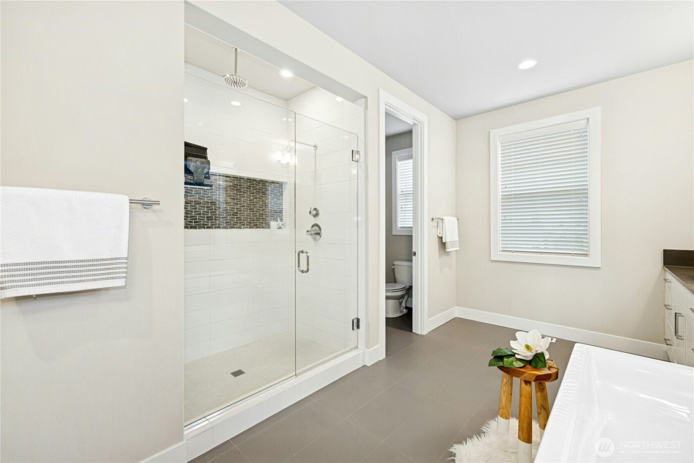 8784 NE Winslow Grove Court , Bainbridge Island, WA 98110