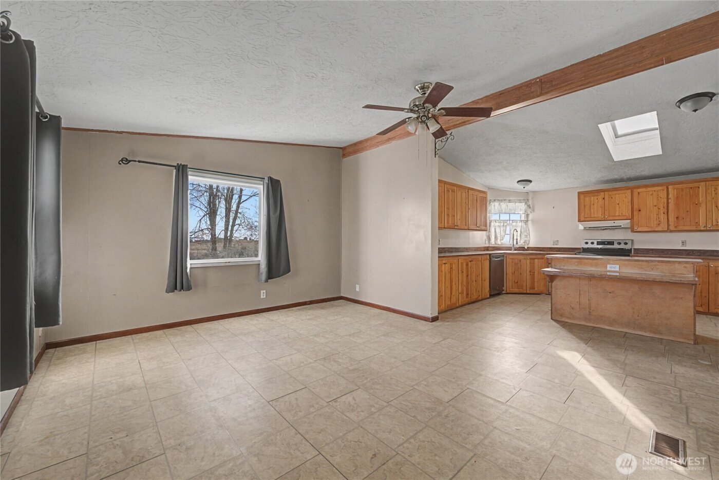 10124 Road 16 NE, Moses Lake, WA 98837-9356