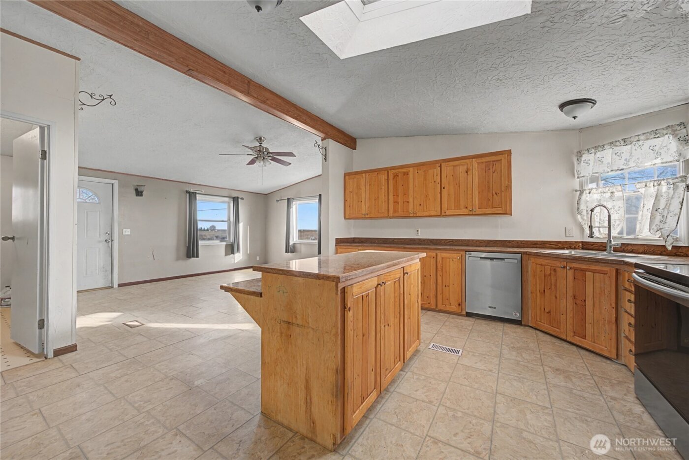 10124 Road 16 NE, Moses Lake, WA 98837-9356