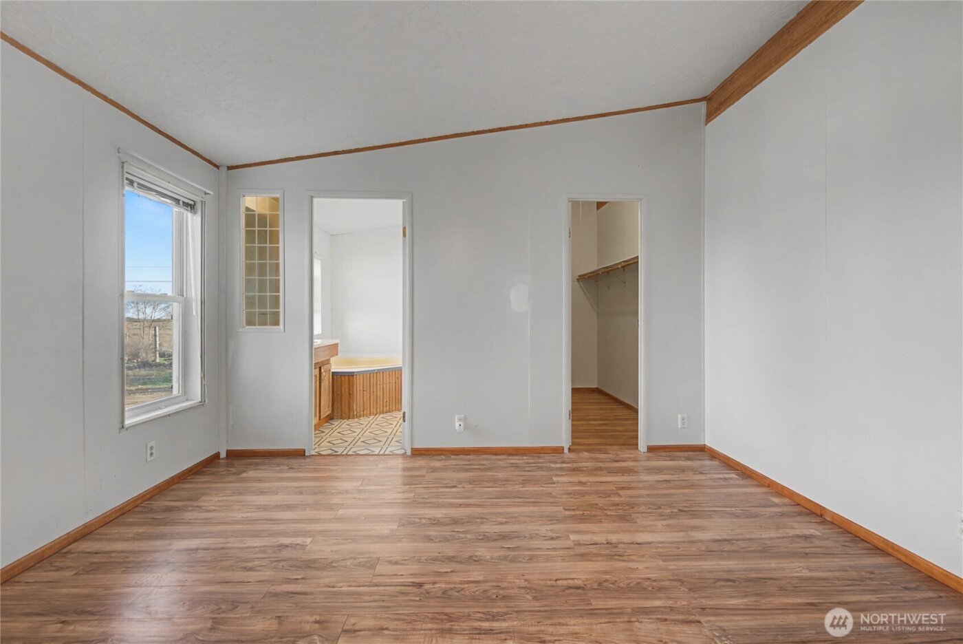 10124 Road 16 NE, Moses Lake, WA 98837-9356