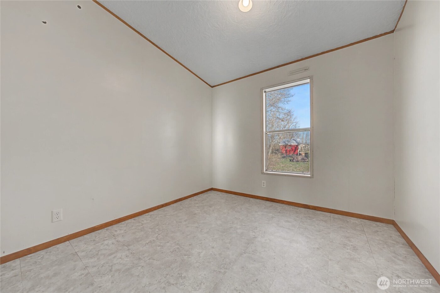 10124 Road 16 NE, Moses Lake, WA 98837-9356