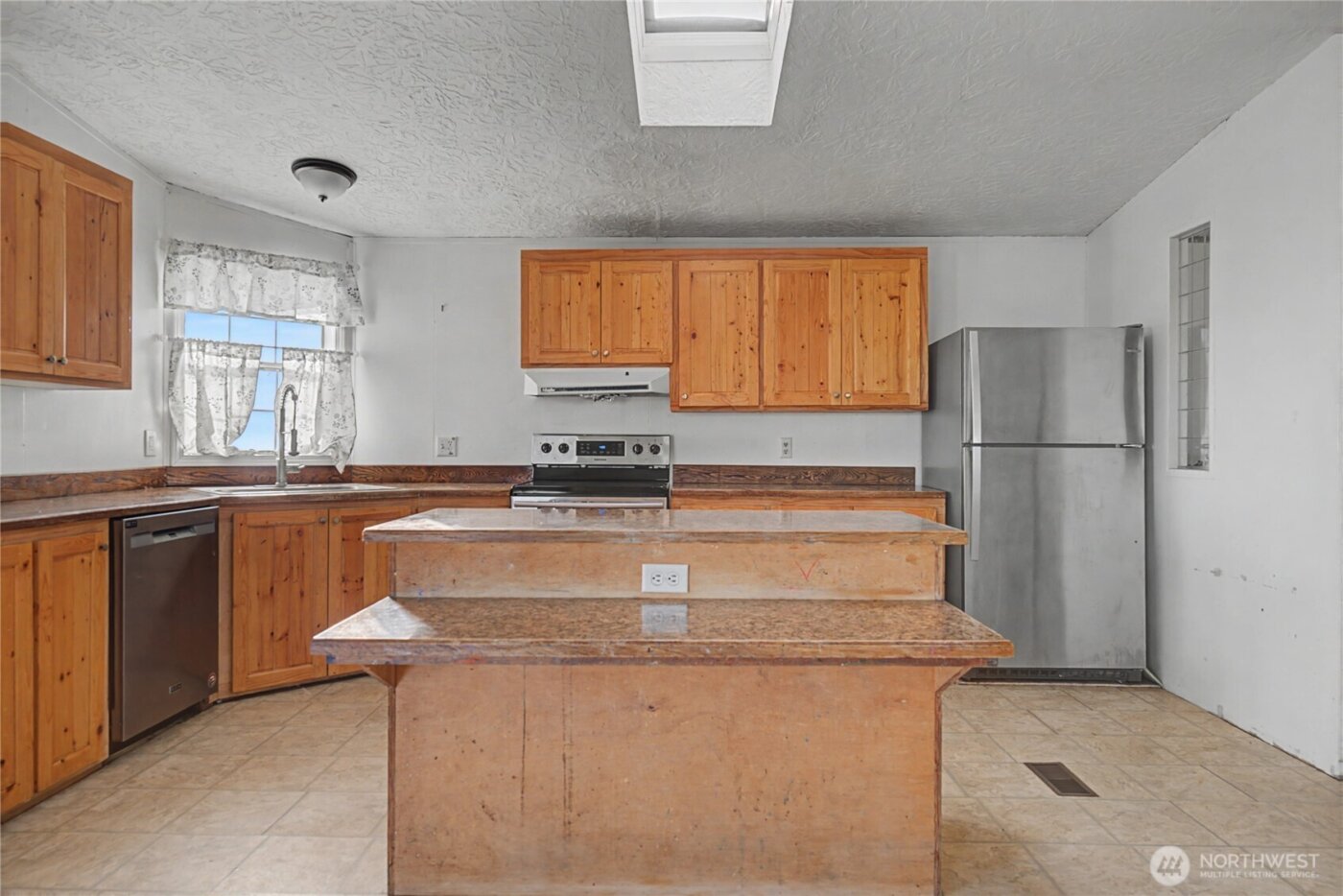 10124 Road 16 NE, Moses Lake, WA 98837-9356